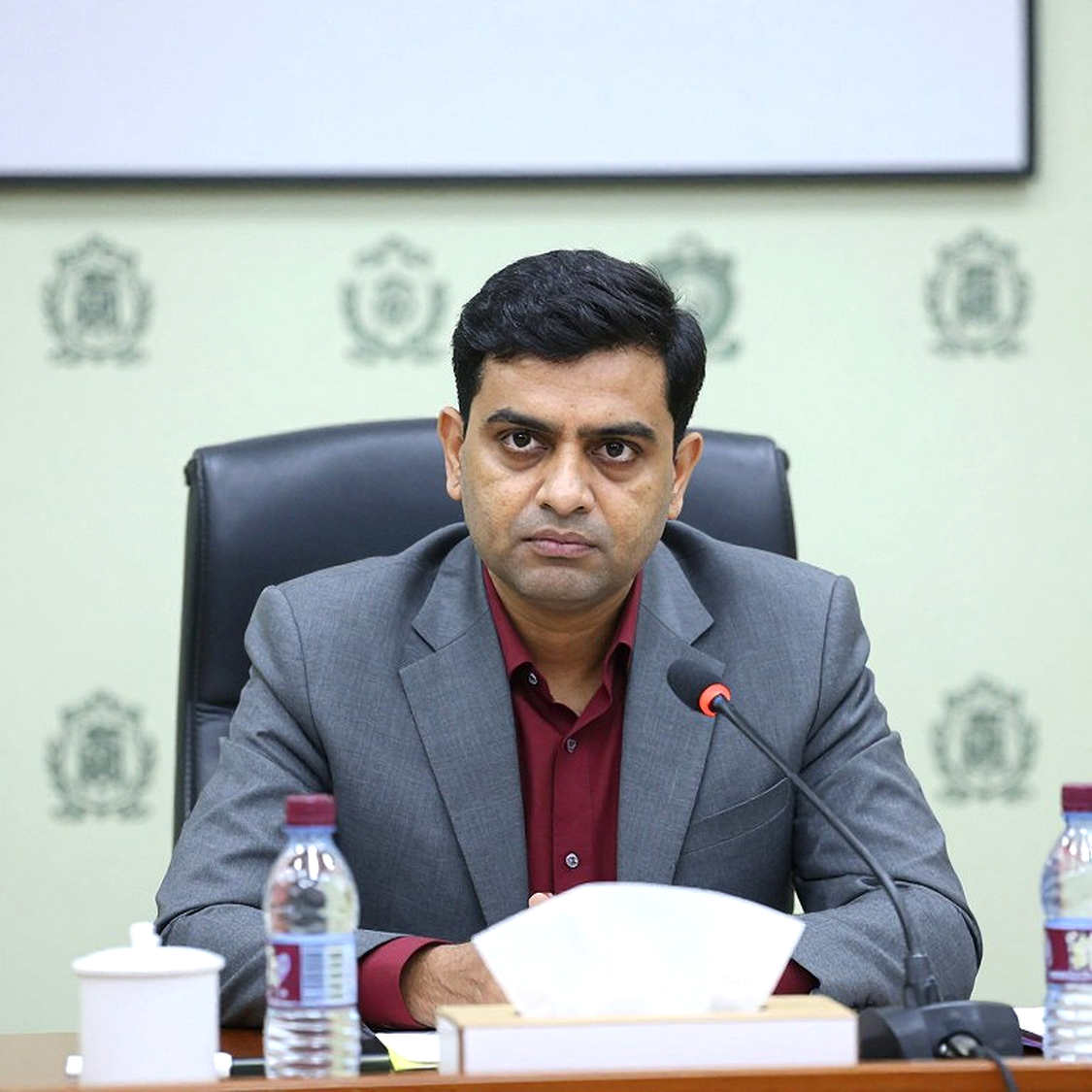 পাকিস্তান ক্রিকেটে প্রকৃত লড়াই ব্যাট-বলে নয়, নিয়ন্ত্রণের অলিখিত ফাঁকে: রিজভান-ইমামের প্রেসিডেন্টস ট্রফি ফেরার ভেতরের গল্প